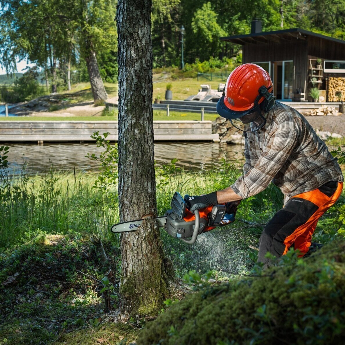 Husqvarna 242i akumuliatorinis pjūklas su akumuliatoriumi ir įkrovikliu 5 Husqvarna 242i akumuliatorinis pjūklas su akumuliatoriumi ir įkrovikliu 5