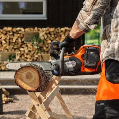 Husqvarna 242i akumuliatorinis pjūklas su akumuliatoriumi ir įkrovikliu 6 Husqvarna 242i akumuliatorinis pjūklas su akumuliatoriumi ir įkrovikliu 6